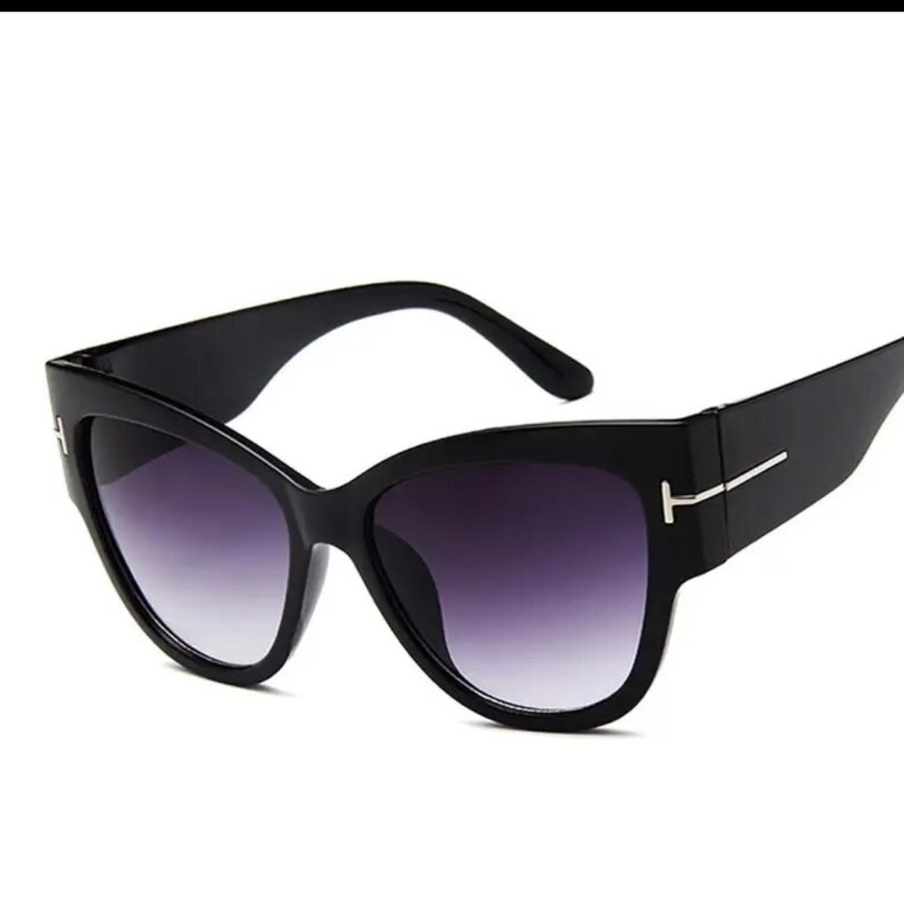 Oversized Glossy Black Cat Eye Sunglasses - Picture 2 of 5